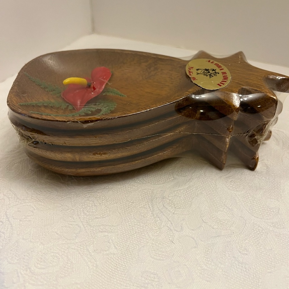 NWT Vintage ACACIA small, wooden, handcrafted serving bowls.
Set of 4.